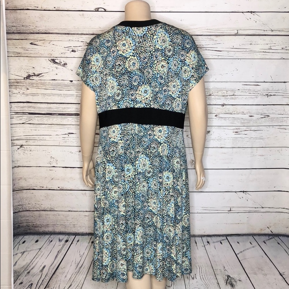dressbarn Blue and Black Floral Midi Dress - Picture 4 of 7